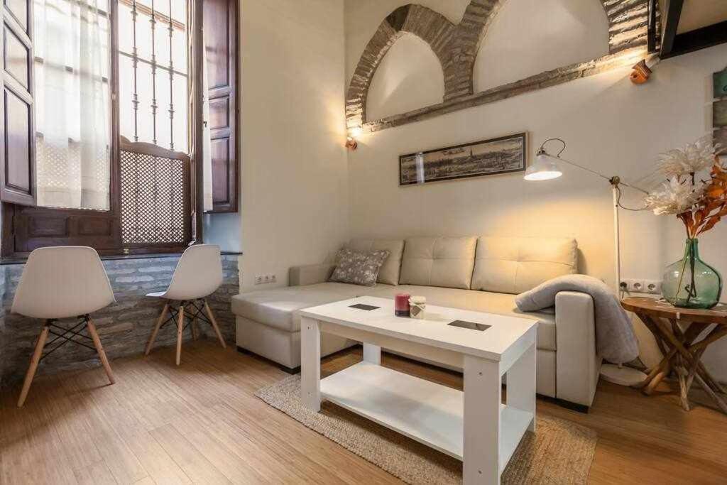 Apartment Monkeys El Arenal Santas Patronas Seville